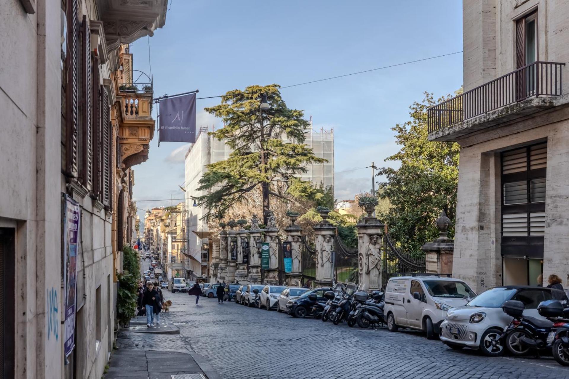 Appartamento Storico In Zona Barberini Рим Екстер'єр фото