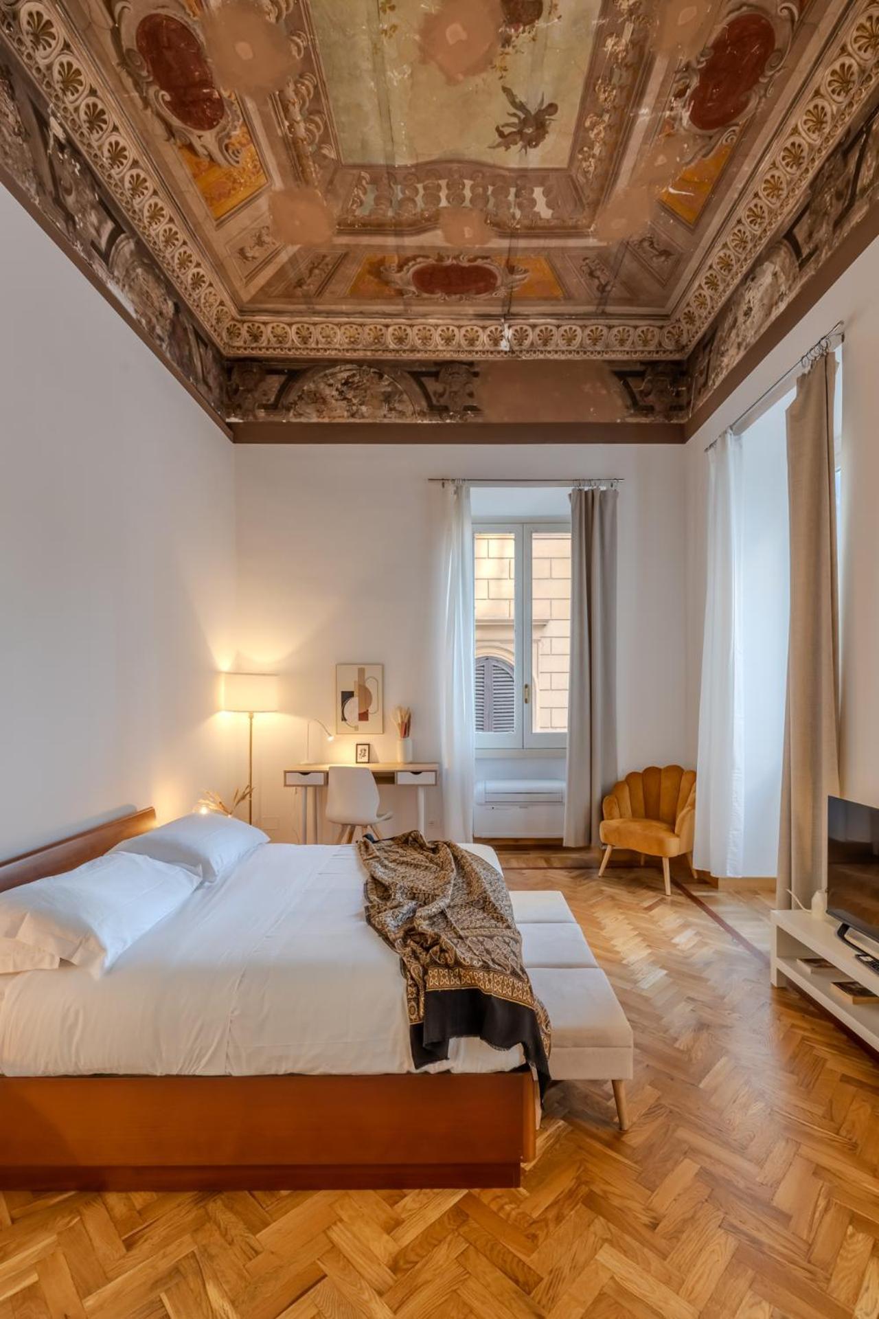 Appartamento Storico In Zona Barberini Рим Екстер'єр фото