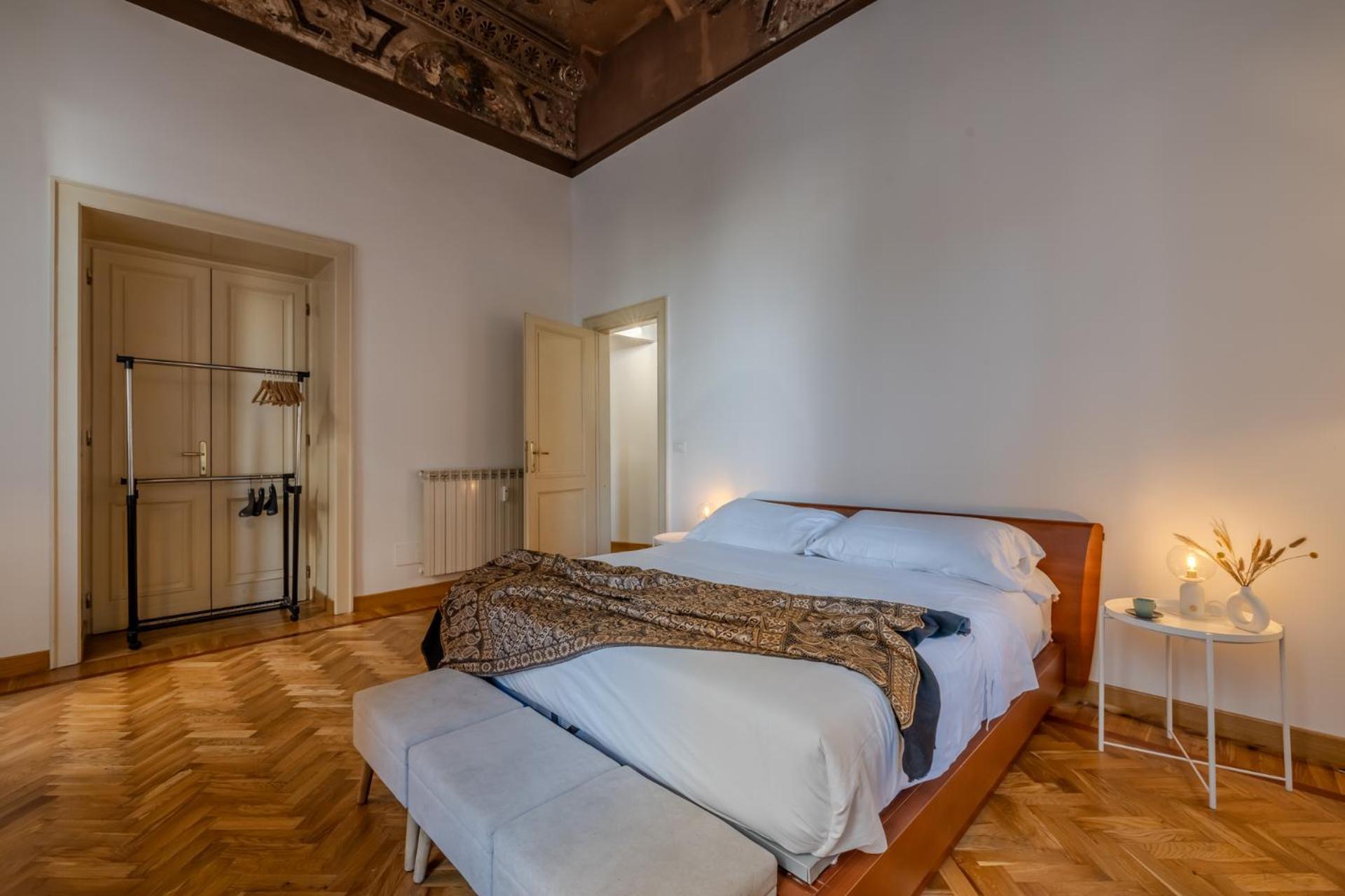 Appartamento Storico In Zona Barberini Рим Екстер'єр фото