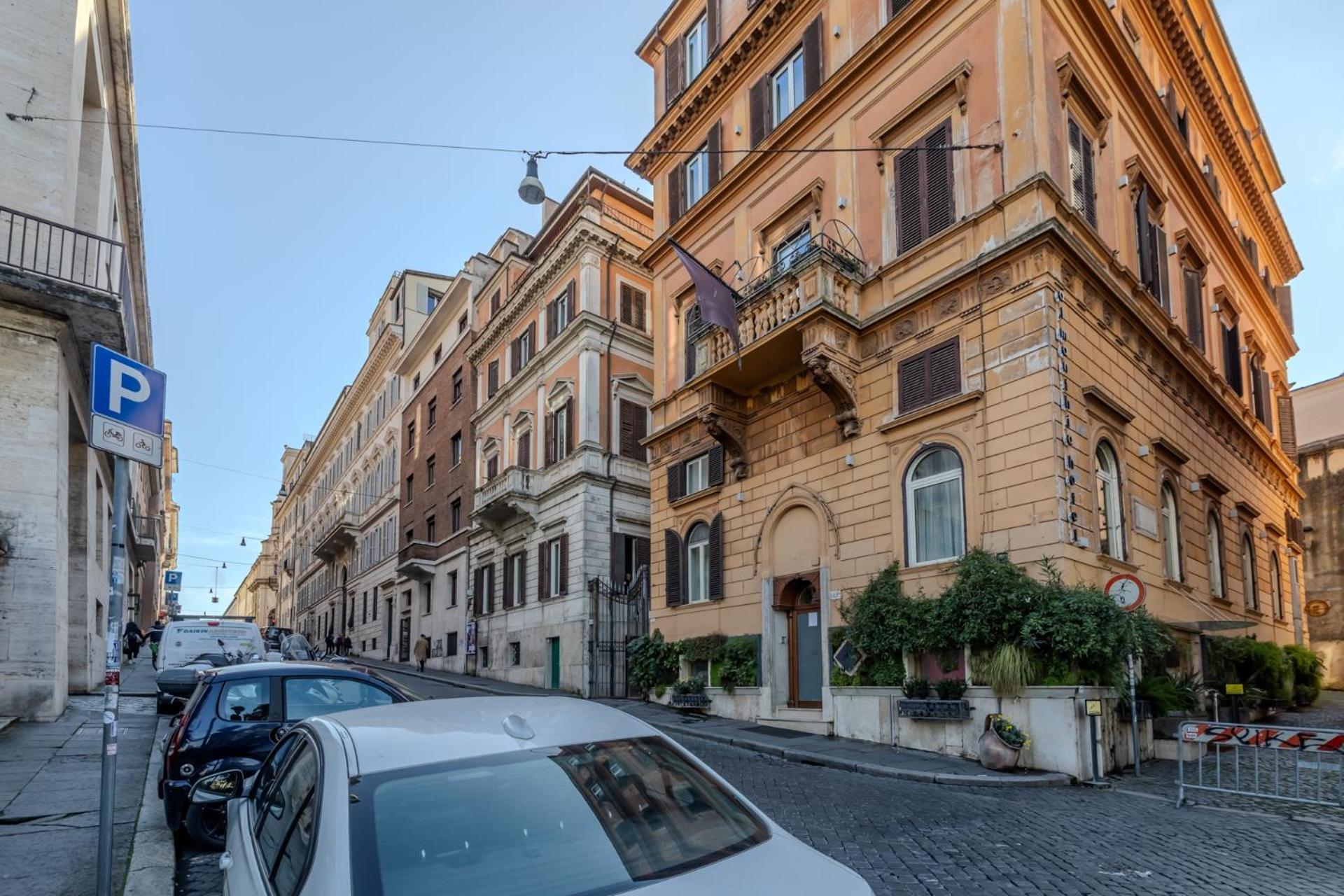 Appartamento Storico In Zona Barberini Рим Екстер'єр фото